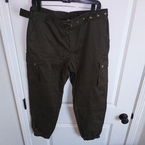 New Cargo belted Pants L/ XL